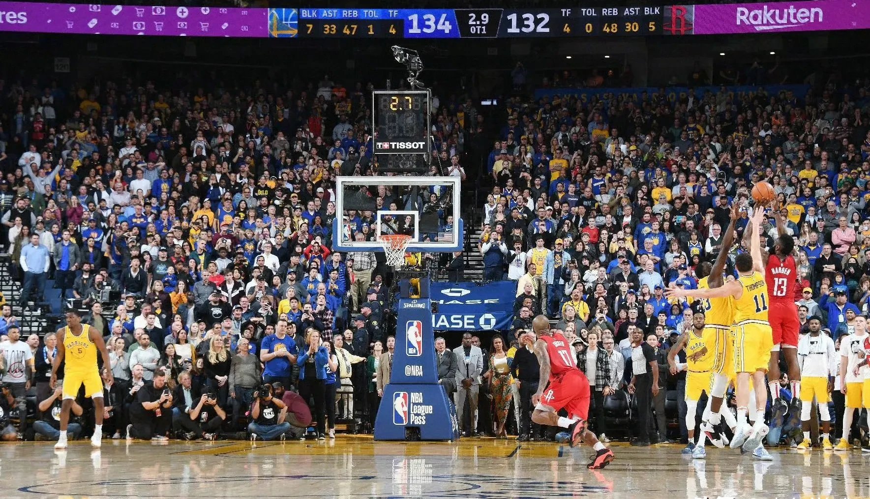 9you game-出色防守引发热议!,哈登在切尔西比赛中最后时刻胜出全场沸腾不已-9you game